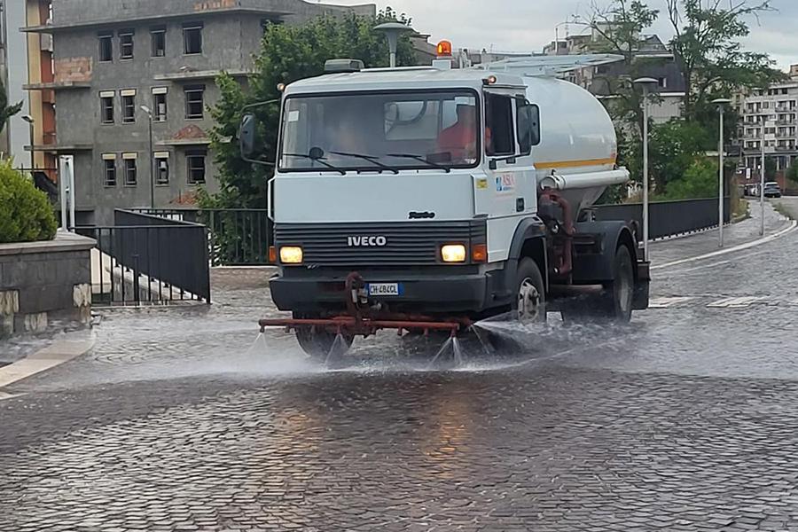 LAVAGGIO STRADE ASIA.