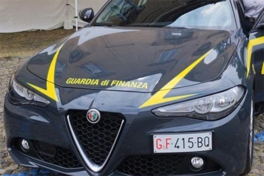 GUARDIA FINANZA VETTURA