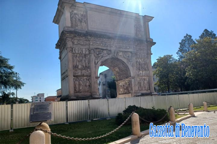 ARCO TRAIANO CANTIERE 20.05.26 01