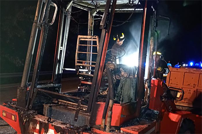 INCENDIO PALA MECCANICA 2
