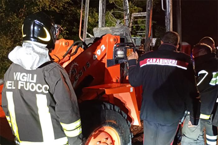 INCENDIO PALA MECCANICA 4