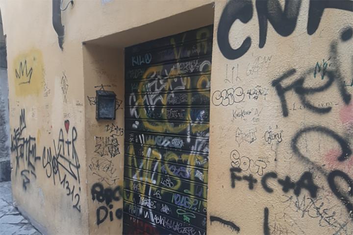 SCRITTE SUI MURI 03