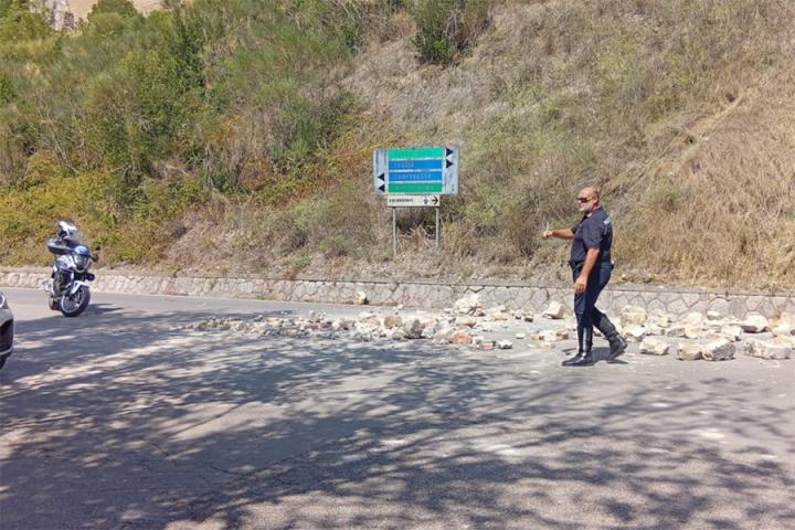 CADUTA MASSI VIA AVELLINO 2