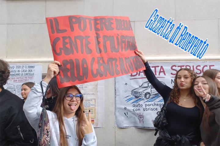 MANIFESTAZIONE STUDENTESCA 09