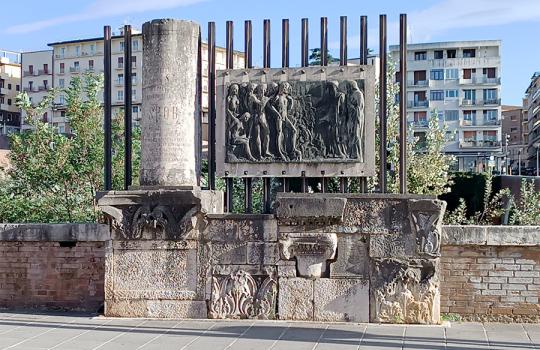 MORANTE MONUMENTO A DANTE LONTANO
